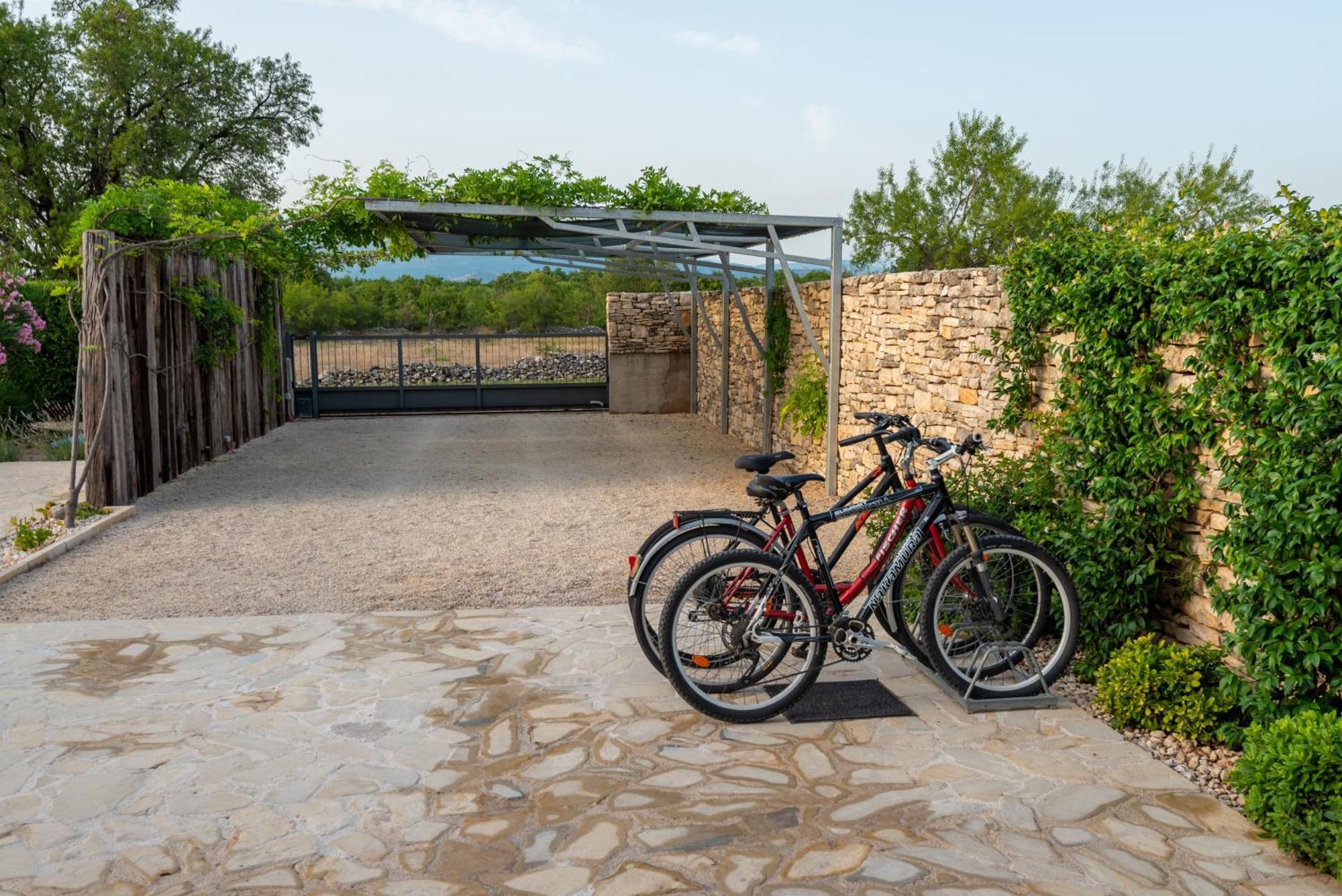 Cozy Country Home With Heated Outdoor Pool Σίμπενικ Εξωτερικό φωτογραφία